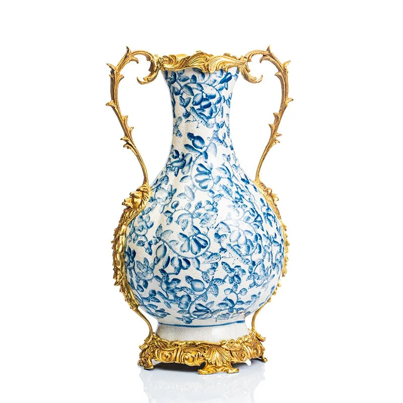 white porcelain classical ornaments, European ceramics with copper high-end luxury living room entrance soft furnishings