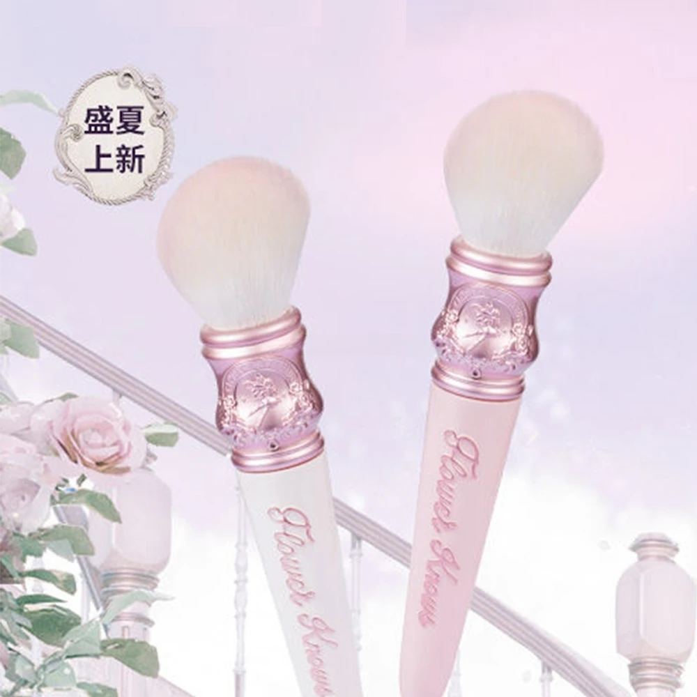 Flower Knows Midsummer Fairytales Series Blush Stippling Brush Wool Evenly Takes Powder 2 Colors