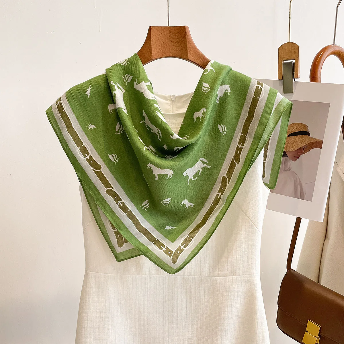 Pañuelos de cuello tipo bandana de moda para mujer, pañuelo con estampado de caballo, hiyab, diadema de lujo para mujer, pañuelos suaves para el cuello de 68 cm