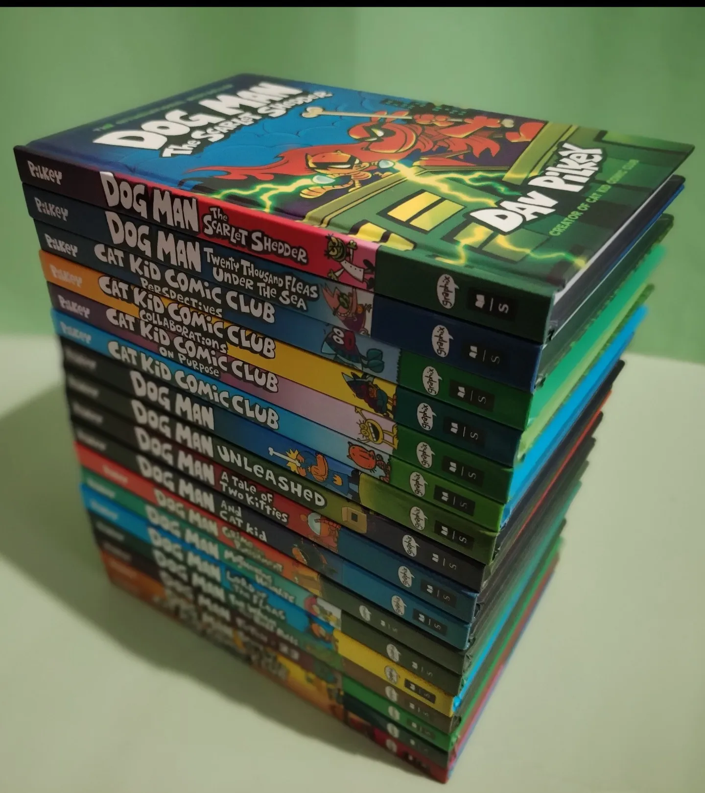 Dog Man Dav Pilkey Is An 18-volume English Picture Book Adventure Storybook with Hardcover Chapters