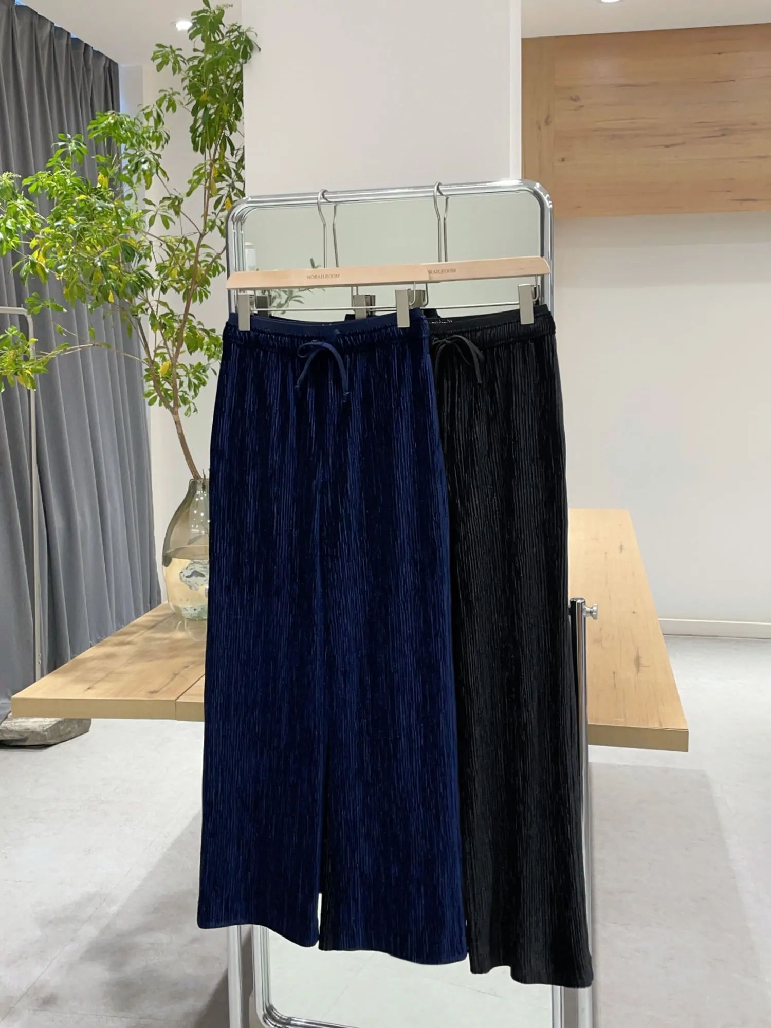 Nok Xiaola 本物 冬 2025 ハイウエスト ストレートレッグ カジュアルパンツ フロア丈 ドレープ ブランド Vライン レディース プレミアムライン