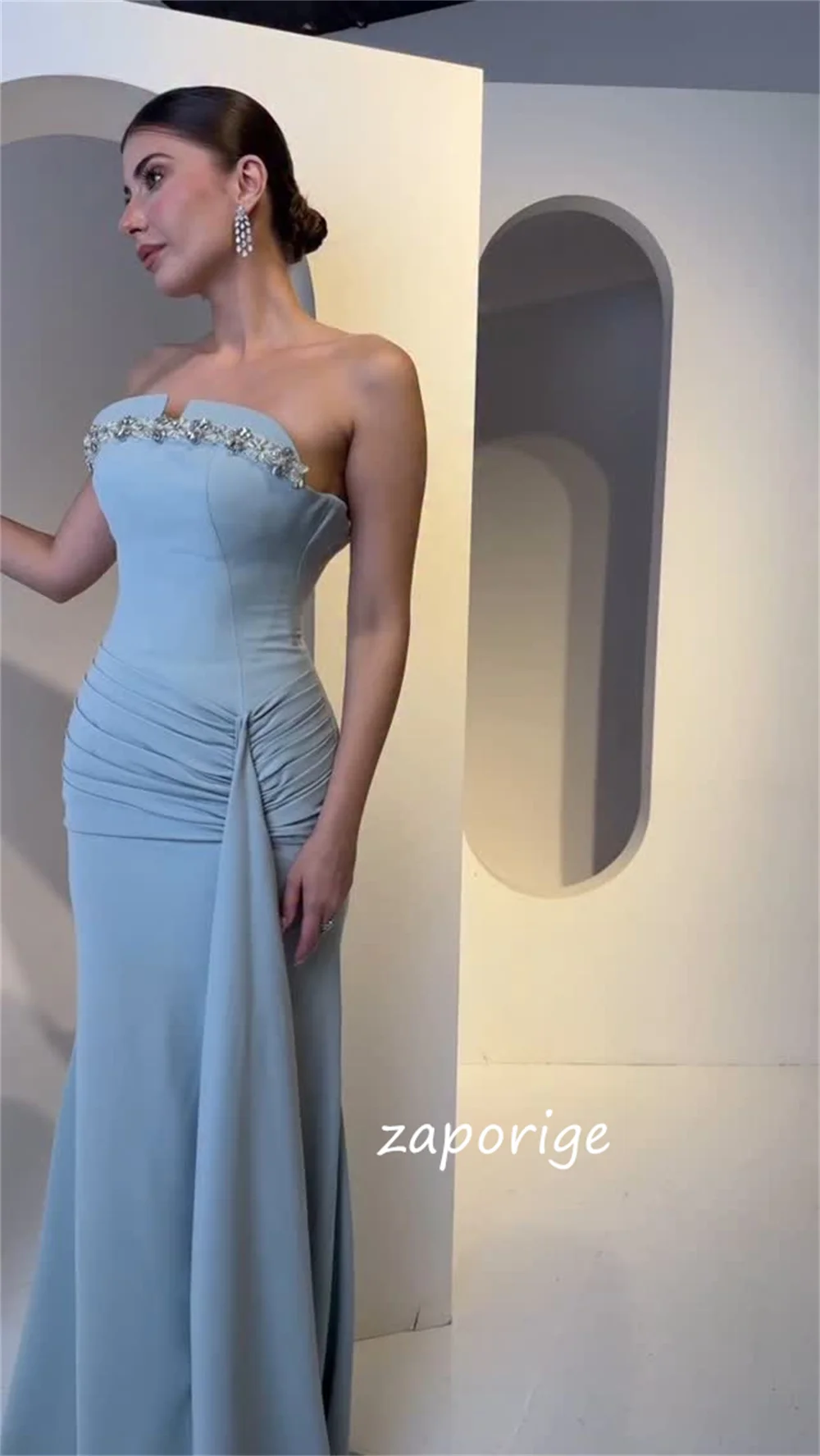 Vestidos largos sin tirantes de trompeta plisados con lentejuelas de Jersey exquisito personalizado a juego para ocasiones a medida
