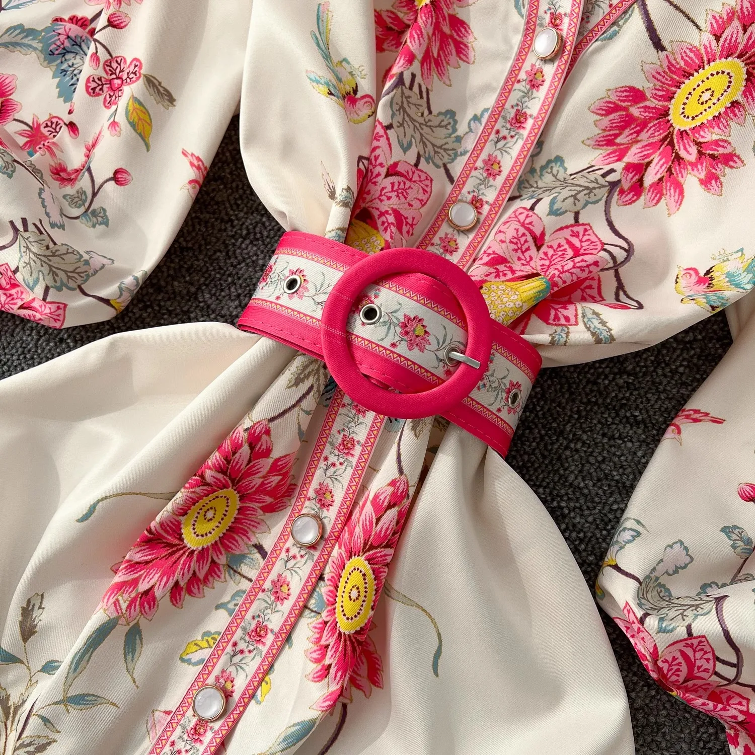 Vacanza estiva Boho Splendido fiore Maxi abito da donna con scollo a V manica a lanterna stampa floreale cintura monopetto abiti lunghi da festa