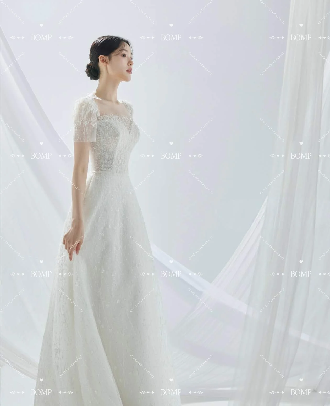 BOMP 매력적인 스위트하트 한국 웨딩 파티 드레스 짧은 소매 비즈 이브닝 가운 사진 촬영 신부 드레스 맞춤 웨딩드레스