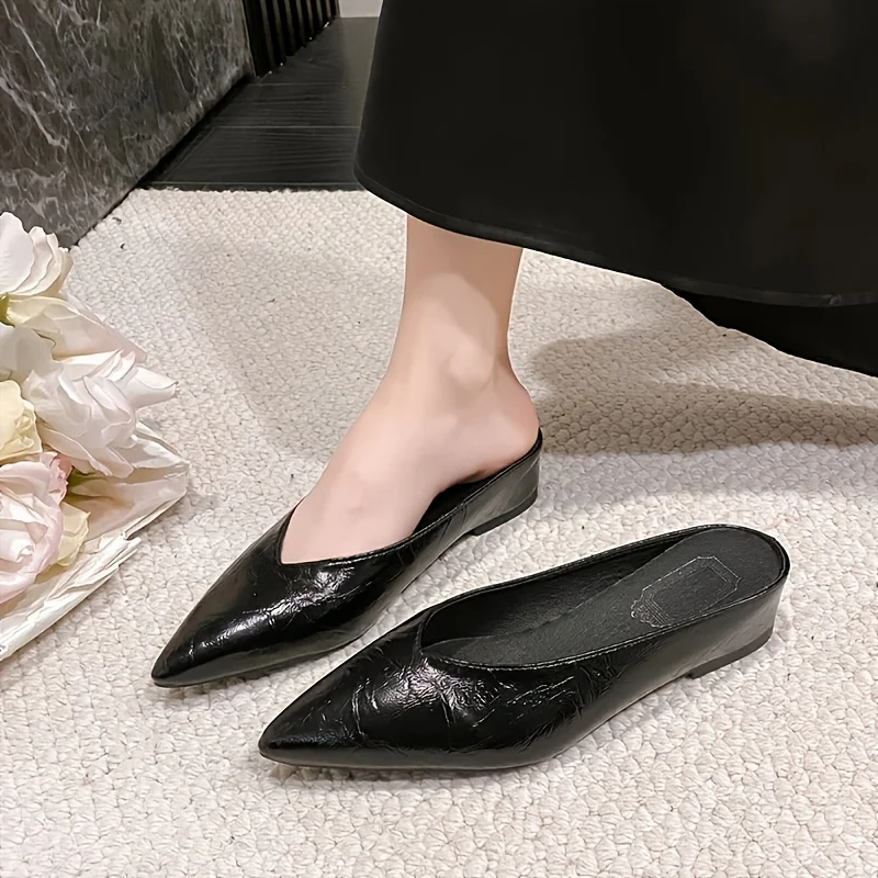 Spring Summer New Low Heel Pointed Toe Comfortable Women's Covered Toe Outdoor Versatile Slip-On Shoes