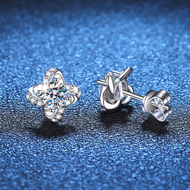

Platinum PT950 18K Gold Earrings with Mozambique Diamonds, Small Fragrant Style, Four Leaf Clover Temperament, Simple 0.5carat