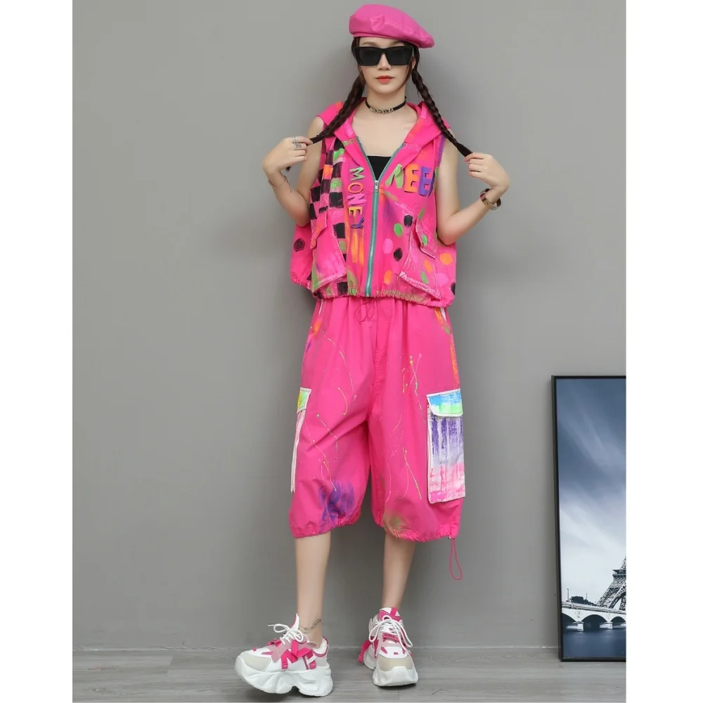 

Painted Graffiti Youthful Style Women Summer Suit Hooded Short Vest + Loose Wide-leg Cropped Pants Two Piece Set XY173