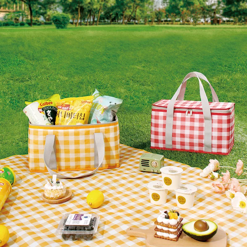 Checkered outdoor storage bag, waterproof picnic bag, ice pack, portable bag, large lunch box insulation bag, blue foldable