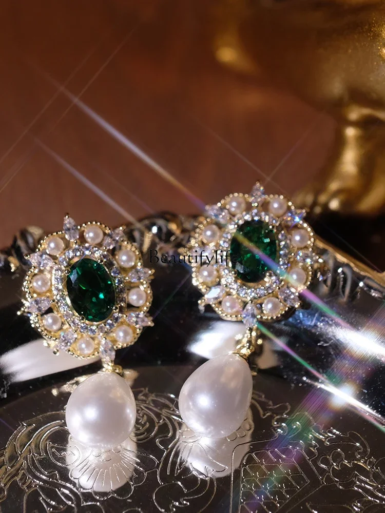 

Special-Interest Design Light Luxury High-Grade Pearl Retro Emerald