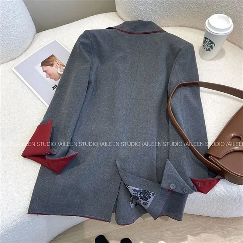 2025 Nieuwe Lente Grijs Jasje Vrouwen Koreaanse Mode Contrasterende Gesplitste Bloemen Jas Kantoor Dame Losse Ontwerp Bloemen Uitloper