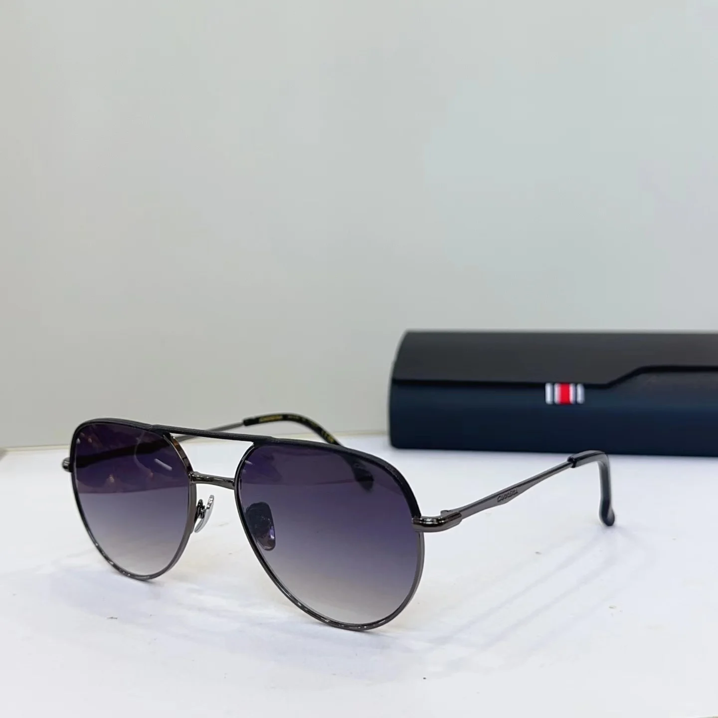 نظارات شمسية مستقطبة عالية الجودة من كاريرا للرجال على الطراز القديم نظارات شمسية مربعة معدنية للنساء بجسر مزدوج للقيادة باللون الأخضر والأسود UV400