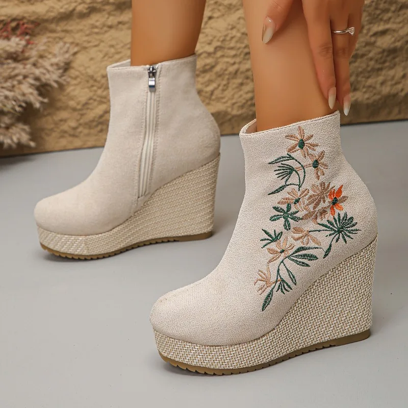 Spring and Autumn Women's Embroidery Style Vintage Comfortable Wedge High Heel Shoes Women Side Zipper Fashionable Single Shoes