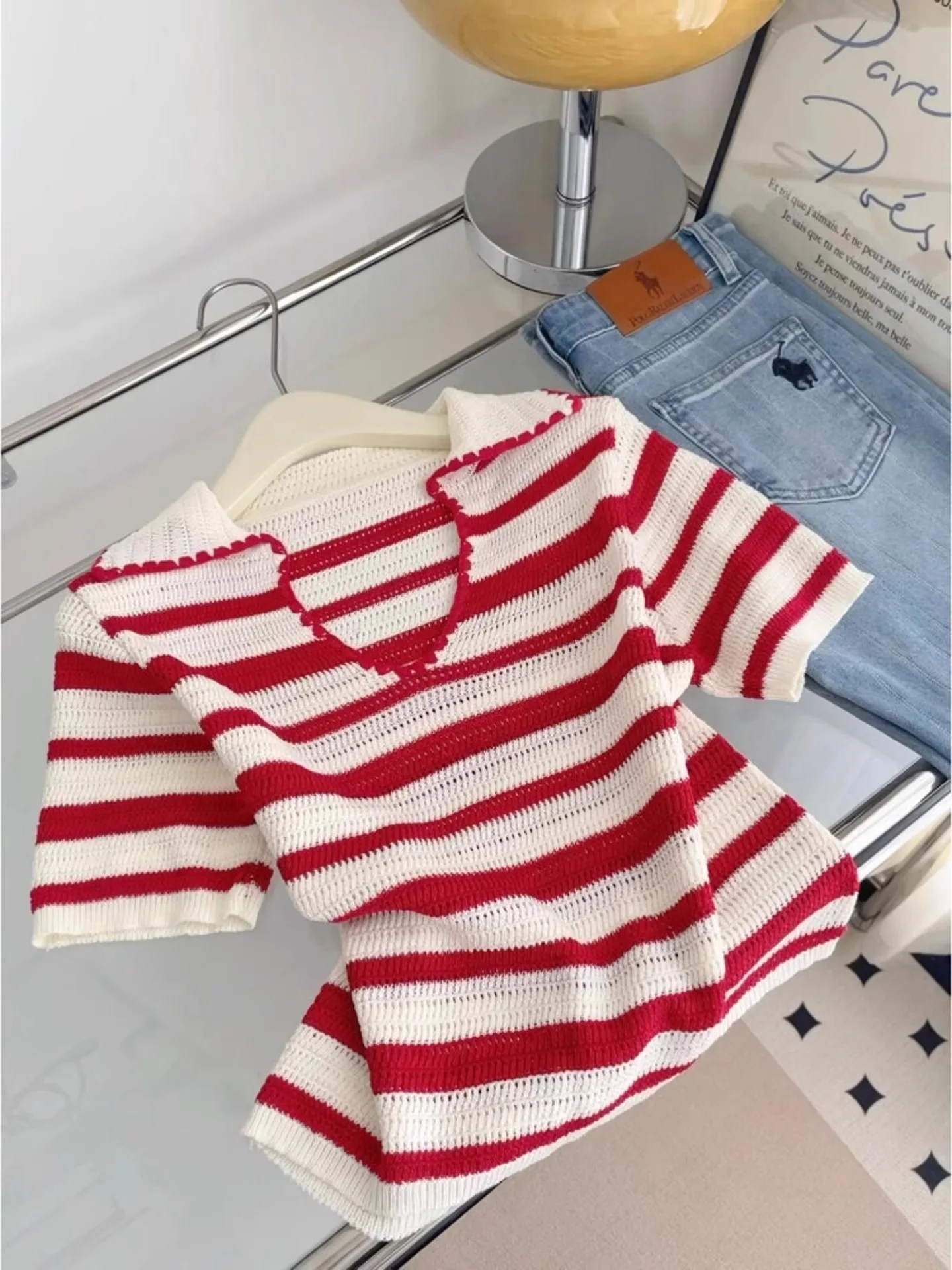 Korean Sle Faionable Red Striped ort Sve Women's T-irt Summer Top Unique Beautiful Age-Defng High-End Feeling