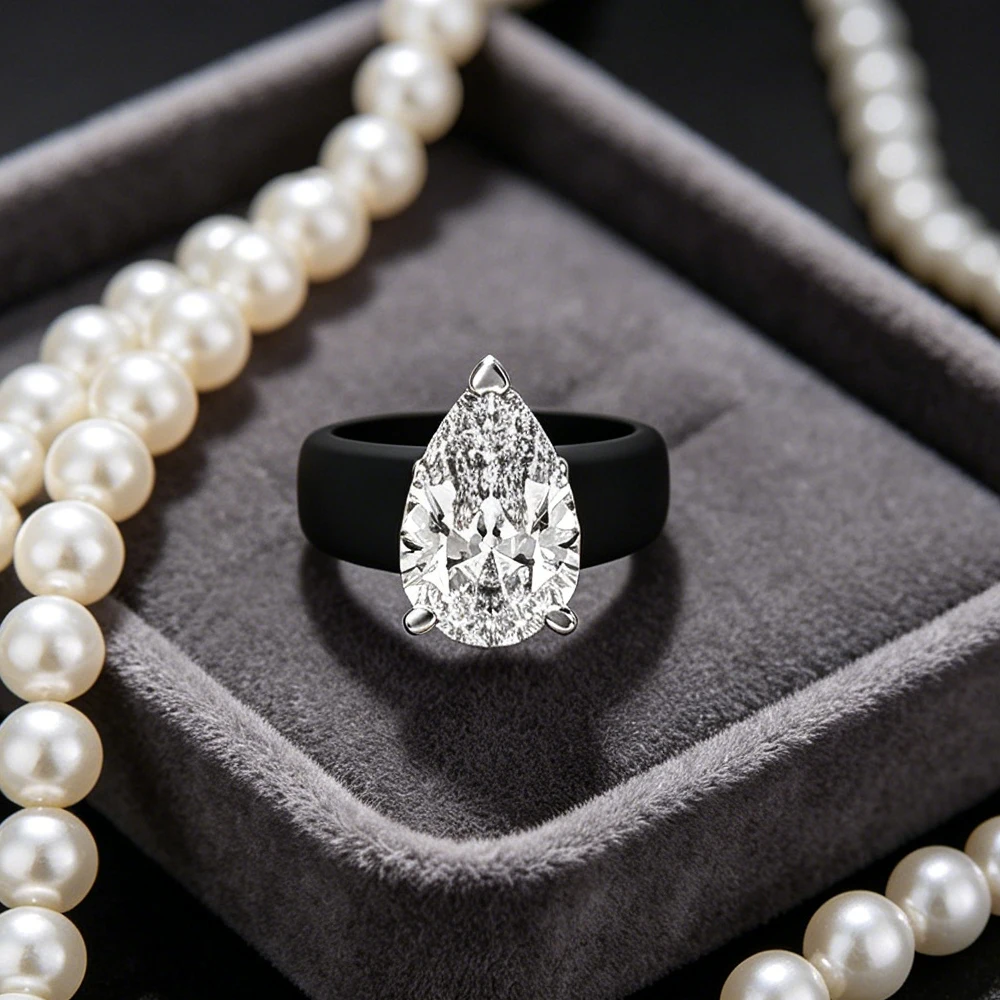 Image of Minimalistischer schwarzer Silikon-Tropfenring mit Diamantsimulation, 3-Krallen-Verlobungsring, für avantgardistischen Schmuck für Sie
