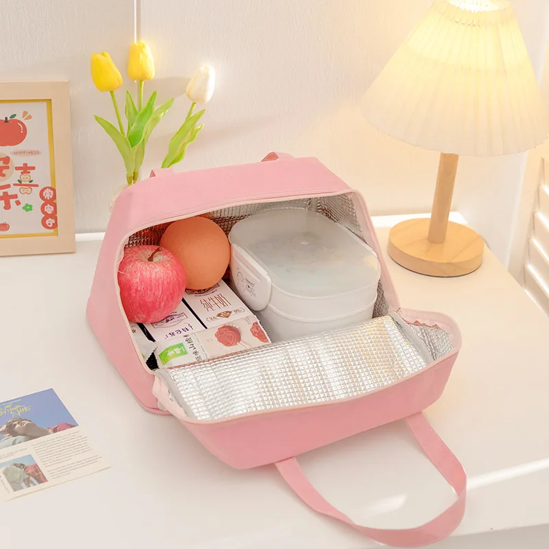 Cute Cartoon Style Kids Lunch Bag with Large Insulated Capacity and Detachable Shoulder Strap Perfect for Outdoor Picnic