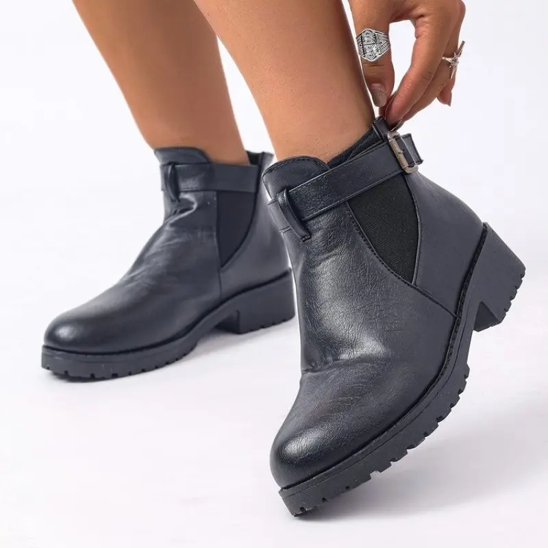 

Snow Boots Leather Women Winter Fashion Warm Fur Plush Insole Comfort Ankle Boots Woman Casual Shoes Buckle Strap Plus Size 42