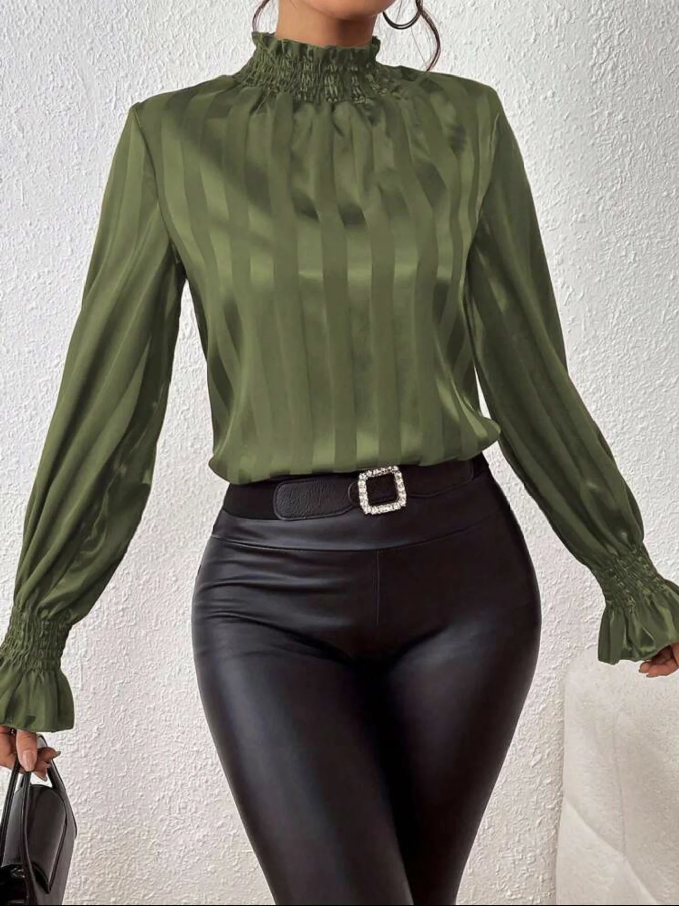 

Женская элегантная рубашка в полоску с длинными рукавами высокого класса