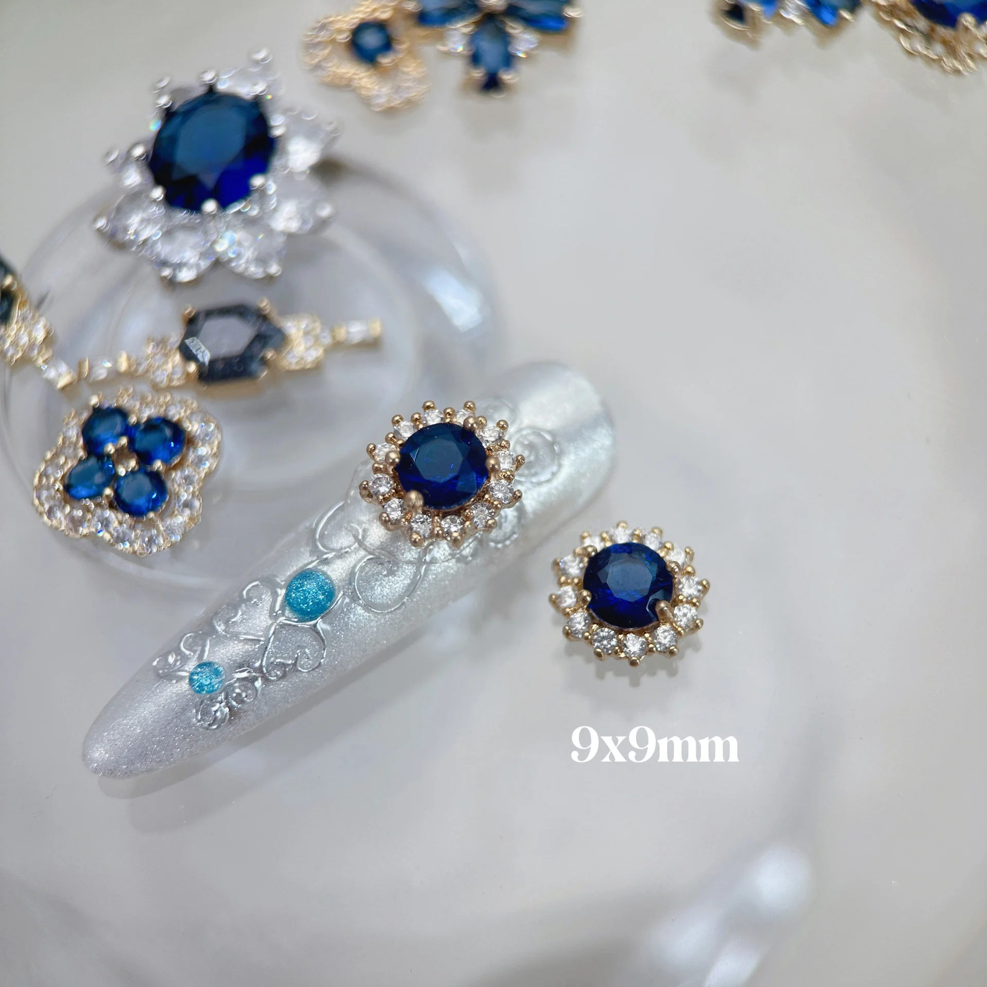 5 PCS New nail art jewelry palace style sapphire flash nail art material nail accessories diamond