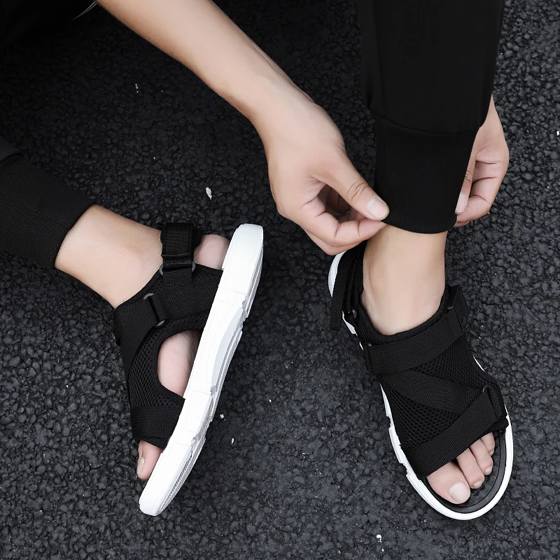 New Summer Non-Slip Beach Shoes for Men and Women, Personalized Outdoor Wear Dual-Use Slippers