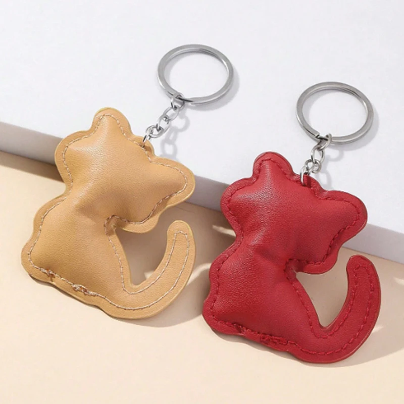 Cute Cat Leather Keychain com pingente de algodão, Boneca Animal dos desenhos animados, Chaveiro Cheio de gatinho Encantos de mochila de carro