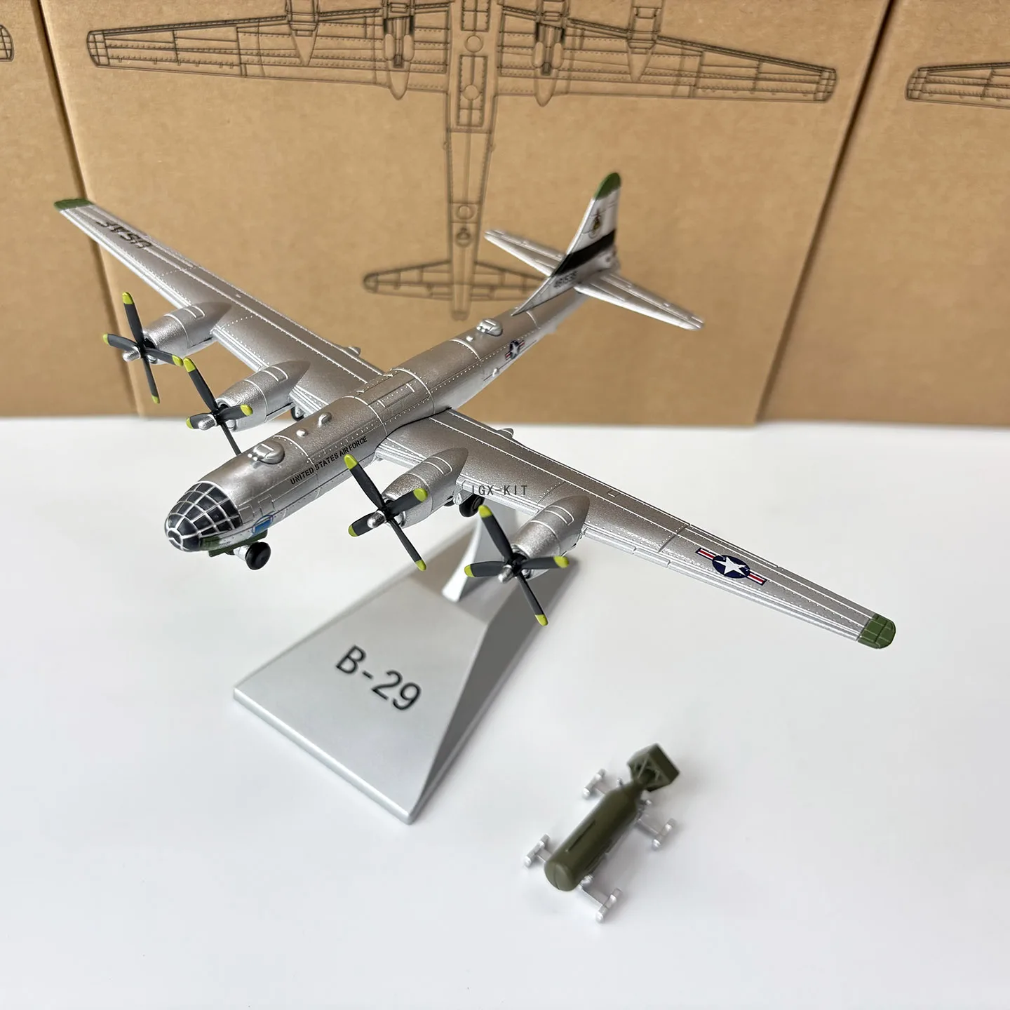 Immagine 7: Pressofuso in scala 1:200 US B-29 Fortezza aerotrasportata B29 Bomber pesante in lega rifinita modello di volo statico decorazione display ornamento