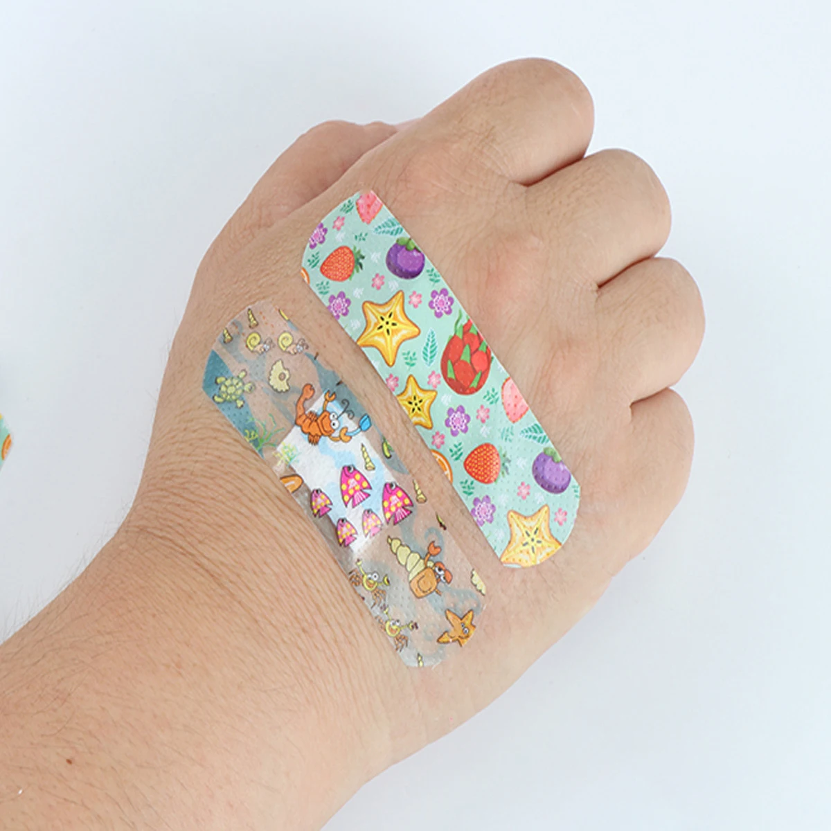 100pcs/lot Cute Patterned Healing Patches Curved Wound Strips Adhesive Plasters Waterproof Bandages Kids First Aid for Children