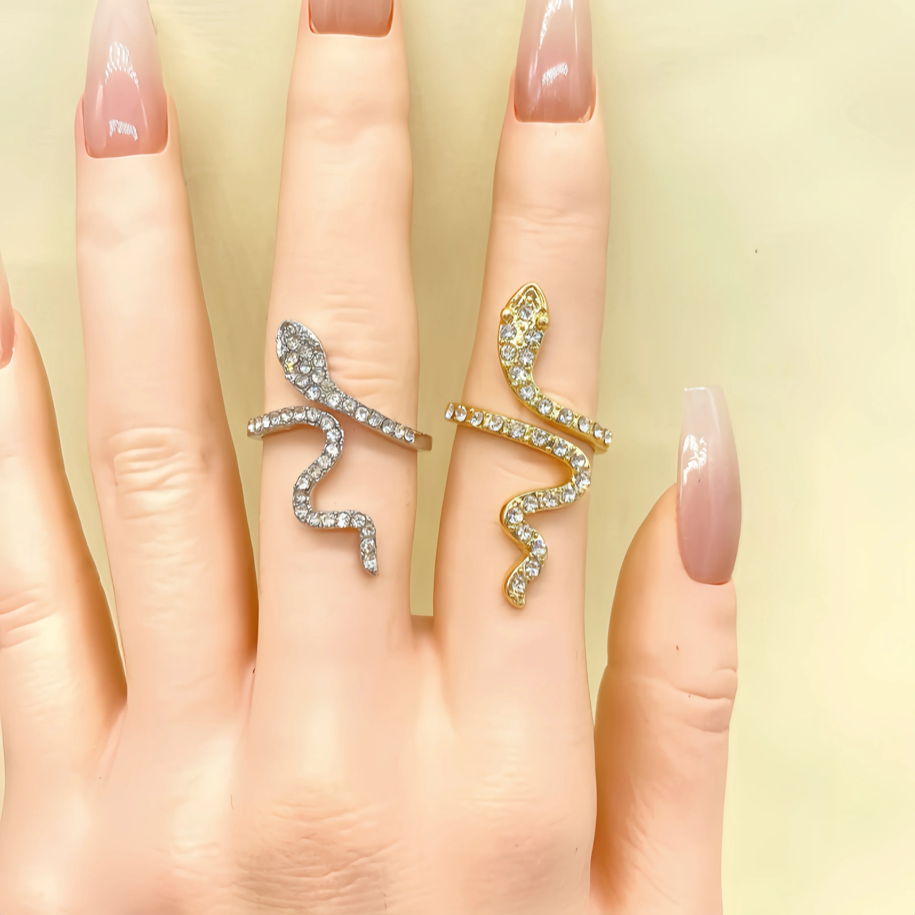 1 Piece Of Fashionable Classic Micro-Set Zircon Snake-Shaped Wrapped Women's simple Minority Designer Fashionable Index Finger R image 2