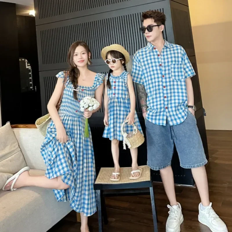 Holiday Couple Look Family Matching Clothes Mom and Daughter Resort Plaid Dress Dad and Son Shirts Korean Children\'s Clothing