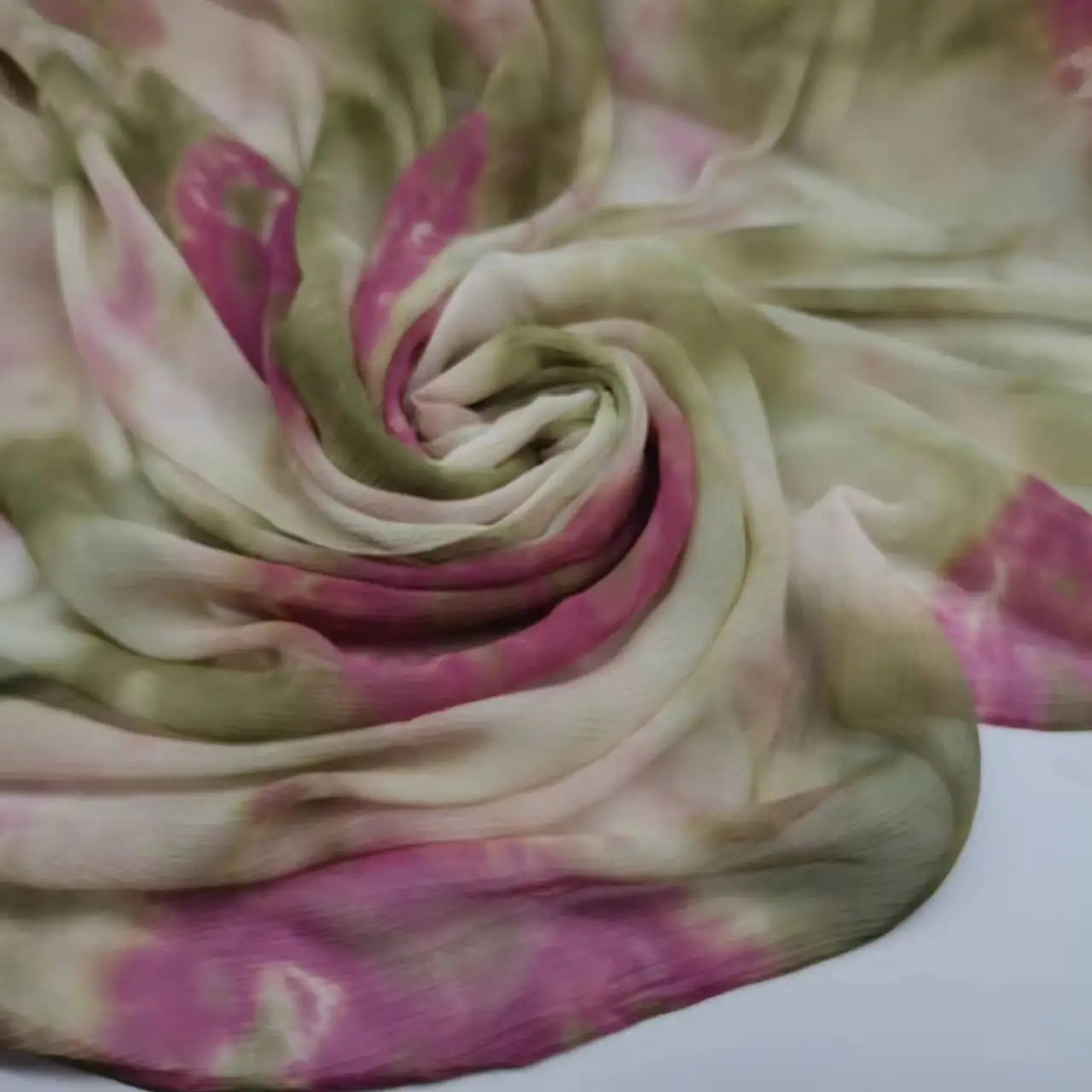 

Shrinkle Silk Crepe Georgette 8mm Dot Ombre Ethnic Cosplay Dancing Saree Dress Shirt Fabric