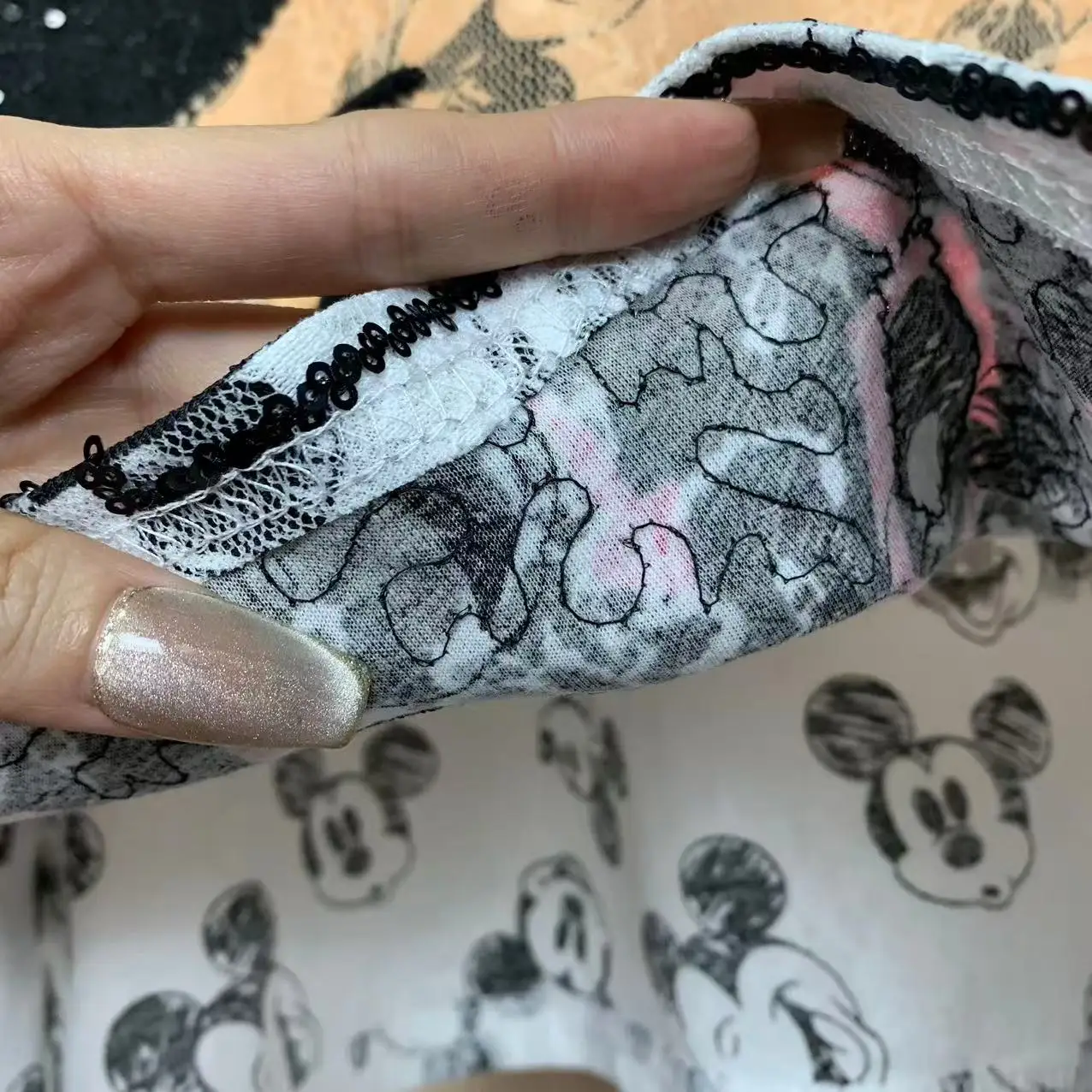 Trendy Tee 2025 Summer New Heavy Industry Lace Full Print Cartoon Large Version Short-sleeved T-shirt Top Women Clothing