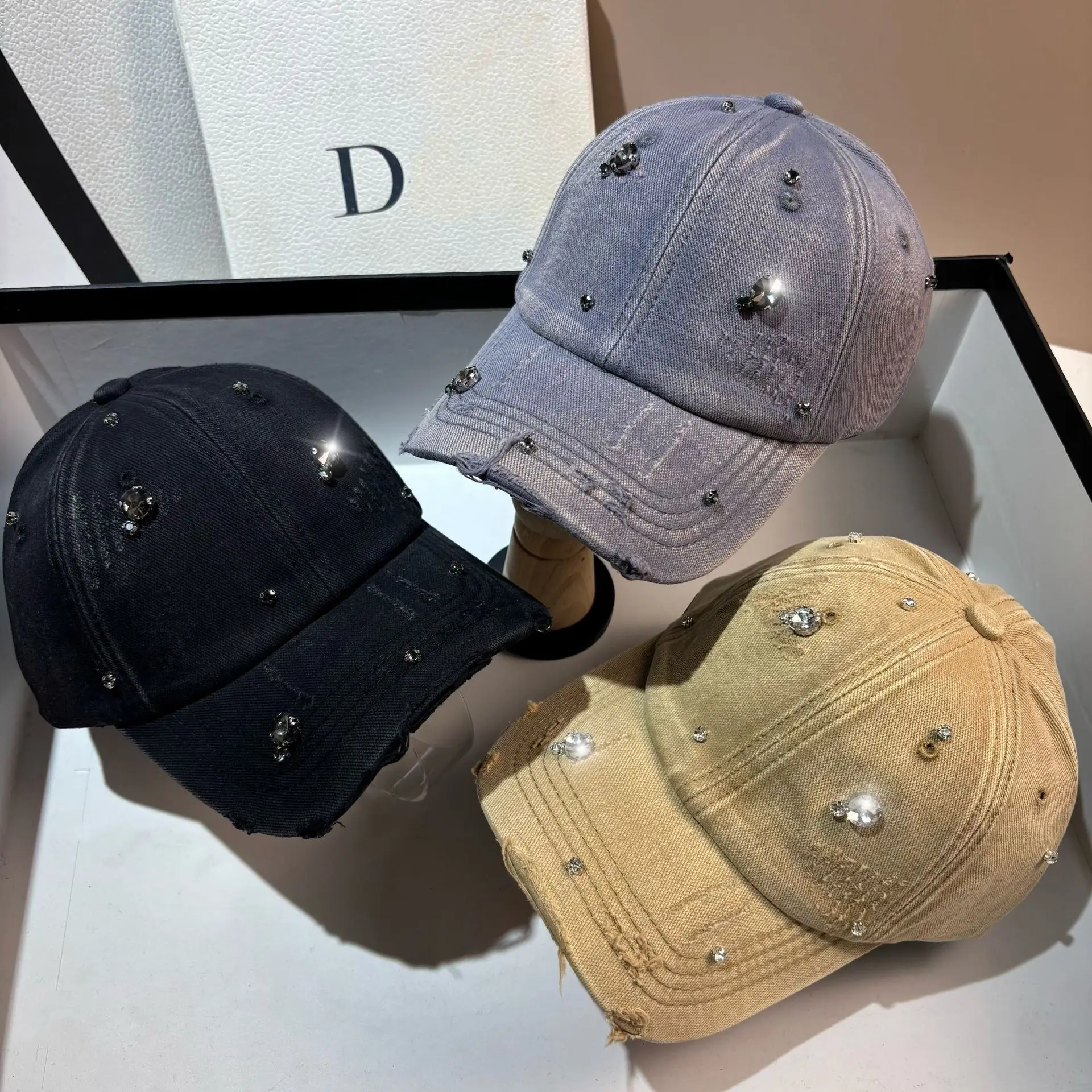 Image of Luxuriöse Strass-Baumwoll-Baseballkappe mit Löchern für Herren und Damen, Streetwear Hip-Hop-Kappe, Snapback, Sonnenschutz, Tennis- und Golfmützen