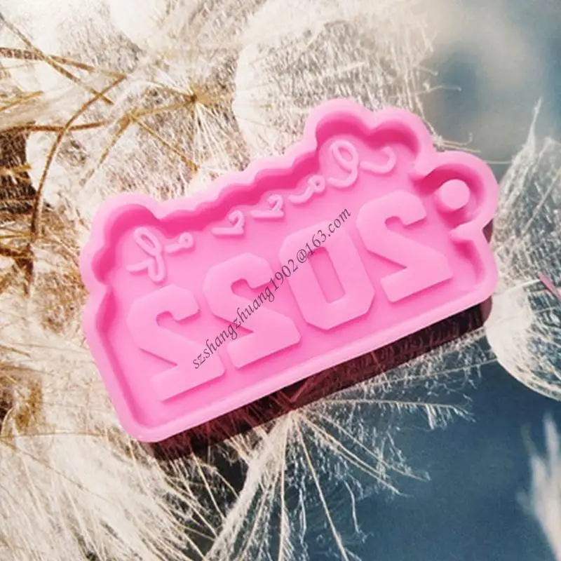 

Q6RB Silicone Mold DIY Earring Necklace Keychain Pendant Molds Stylish Keychain Mold