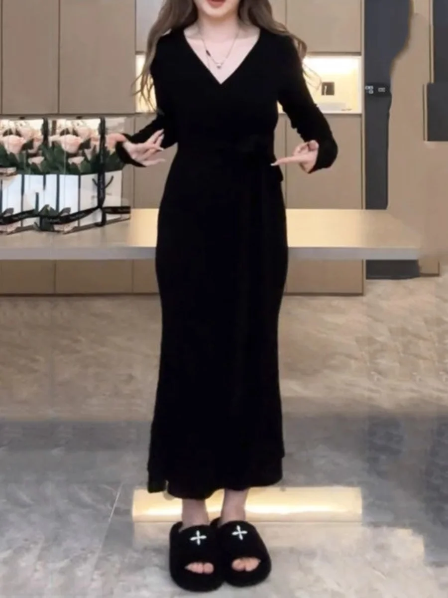 กระโปรงทรงเข้ารูปสไตล์เกาหลี รุ่น Pure Desire ผ้าเนื้อดี ผูกเอว ทรงยาว คอวี แขนยาว สำหรับสาวพลัสไซส์