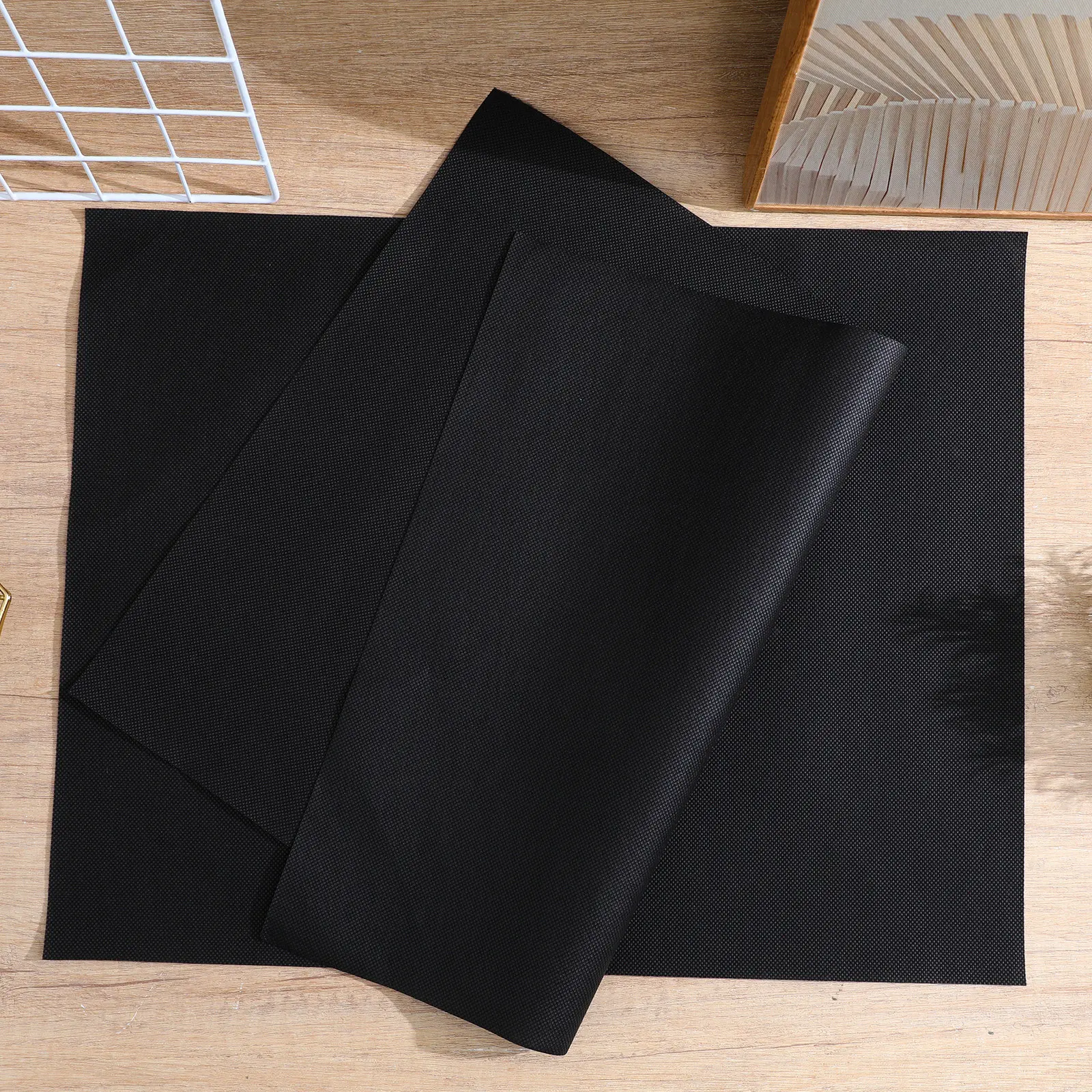 50Pcs Nonwoven Car Floor Mats Disposable Auto Floor Protector Universal Fit Antislip Car Interior Mats Carpet Liners for Cars