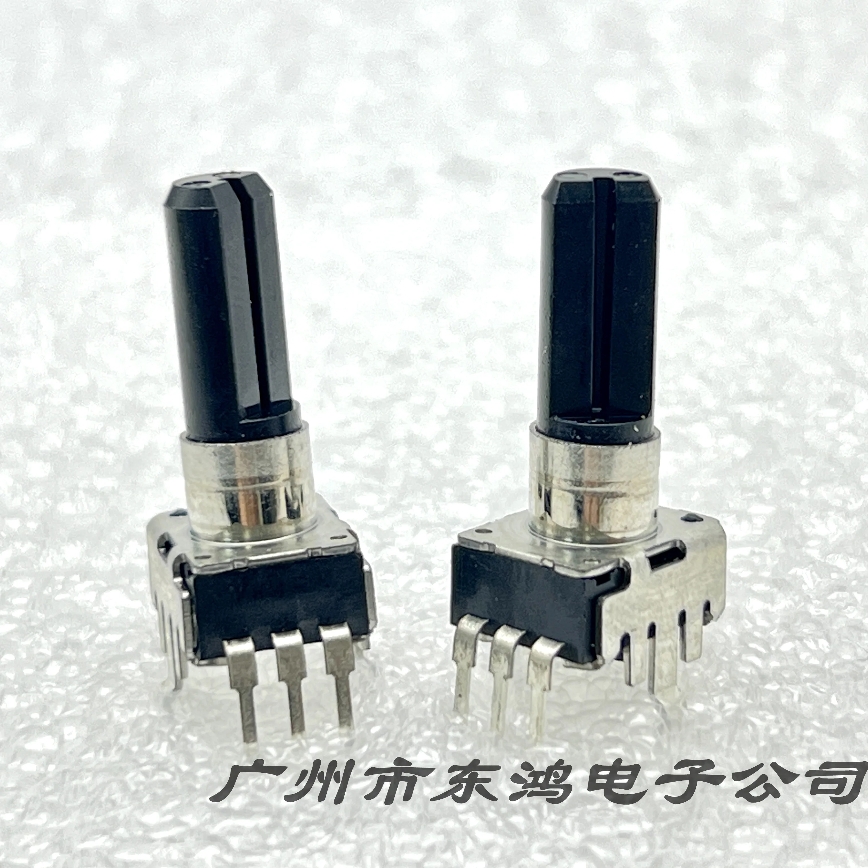 2 PCS Japanese NOBLE vocal art mixing console RK09 type 3-pin total gain potentiometer C20K shaft length 18mm