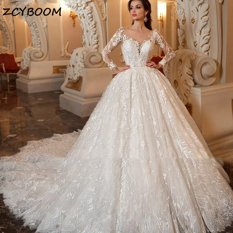 Customized Luxurious Lace Applique Sweetheart Wedding Dress 2024 Buttons Illusion Long Sleeves Court Train Bride Gowns For Women