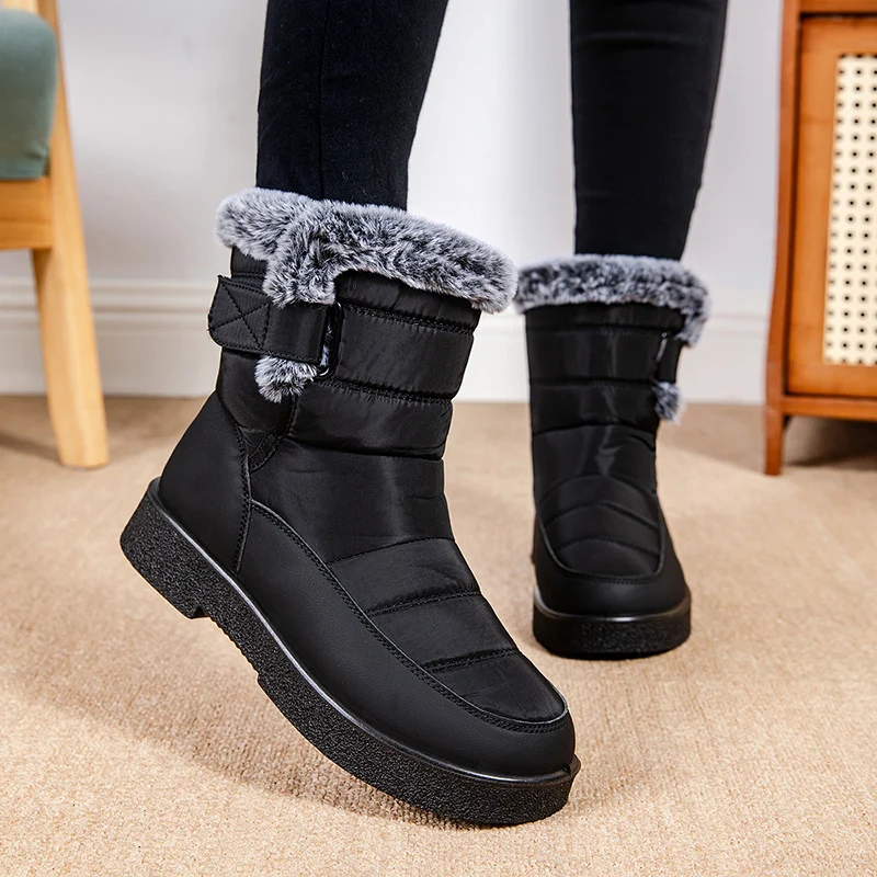 Stivali da neve impermeabili taglie forti per donna inverno 2024 comode scarpe in cotone caldo donna antiscivolo spessa peluche alla caviglia Botas