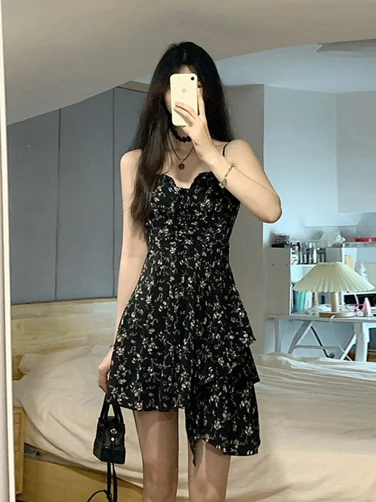 Primavera ed estate Nuova cattura romantica Dark Pure Desire Gyaru Abito con bretelle floreali irregolari