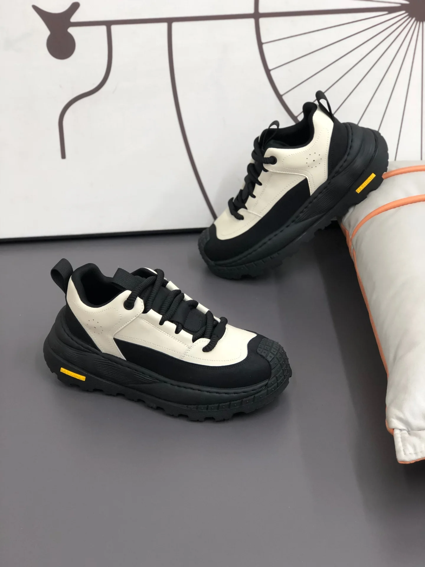 nuove-scarpe-casual-da-uomo-alla-moda-2025-versatili-sportive-comode-e-traspiranti-con-suola-in-gomma