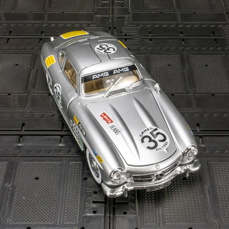 1:24 Mercedes-Benz 300sl Gelegeerd Model Auto Speelgoed Diecast Metal Casting Geluid En Licht Auto Speelgoed Voor Kinderen Voertuig