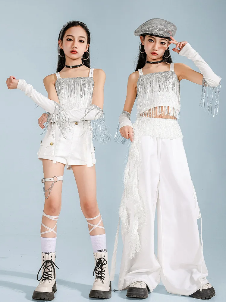 Mädchen Street Dance Kleidung Set Weiße Ernte Weste mit Silber Quaste Weiß Kurz/Hose Jazz Dance Kostüm Kpop Hip Hop Bühne Outfits
