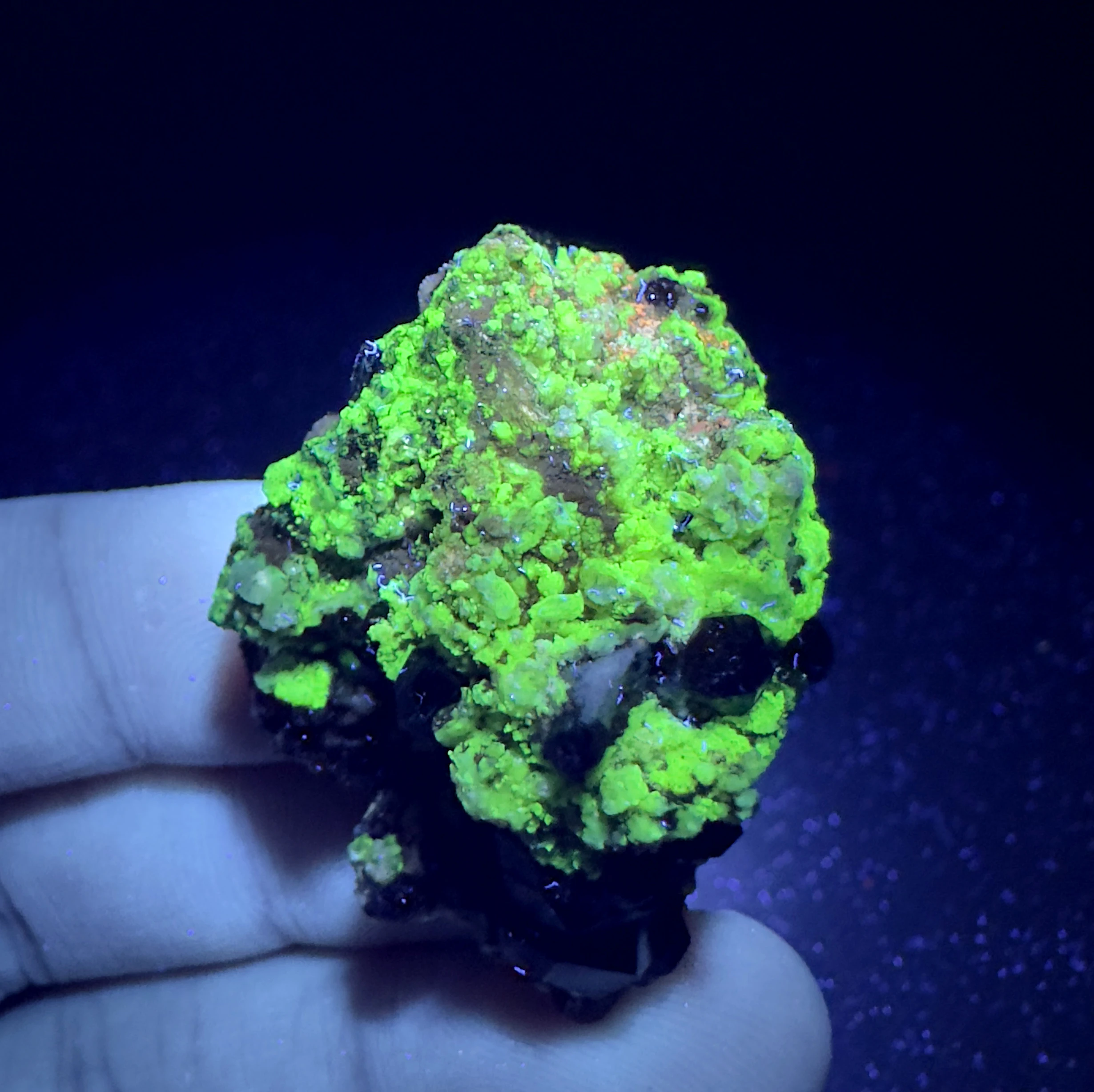 Natural florescent hyalite and garnet symbiosis mineral specimen + healing quartz crystals and stones rock gemstone