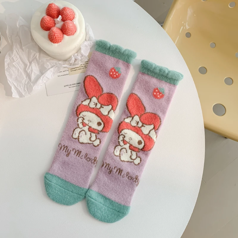 جوارب سانريو كورومي للنساء، نمط منتصف الساق، قطيفة سميكة دافئة منفوشة، صوف مرجاني لطيف، جوارب منزلية للنوم في الشتاء والخريف #4