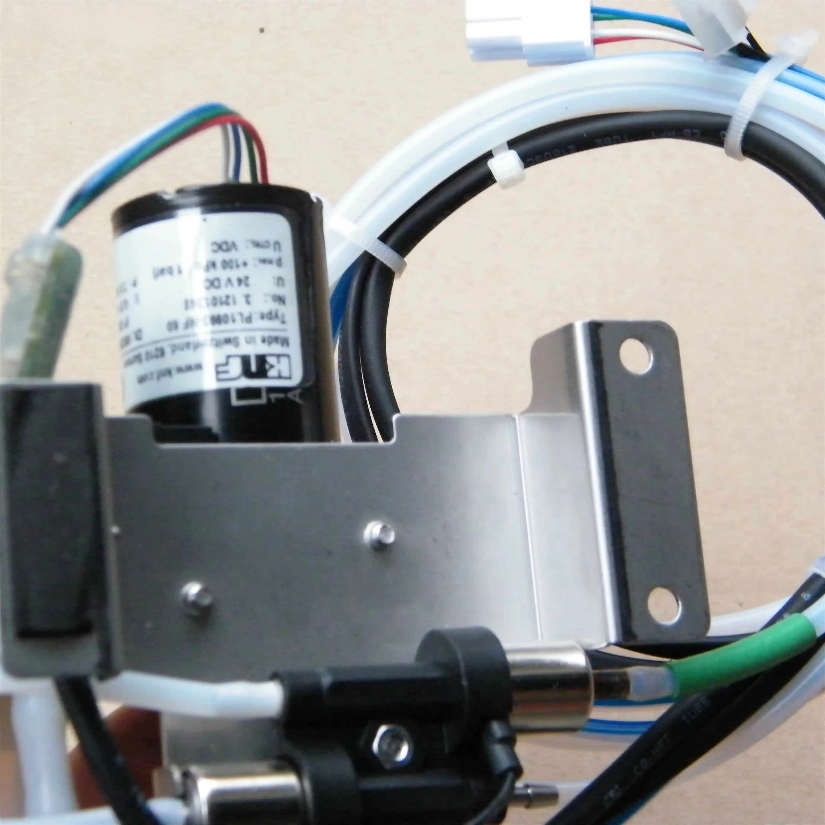 

Original Brand New 399171 Gutter Pump Kit Use for VJ 1210 1220 1510 1520 1550 1610 1620 Printer