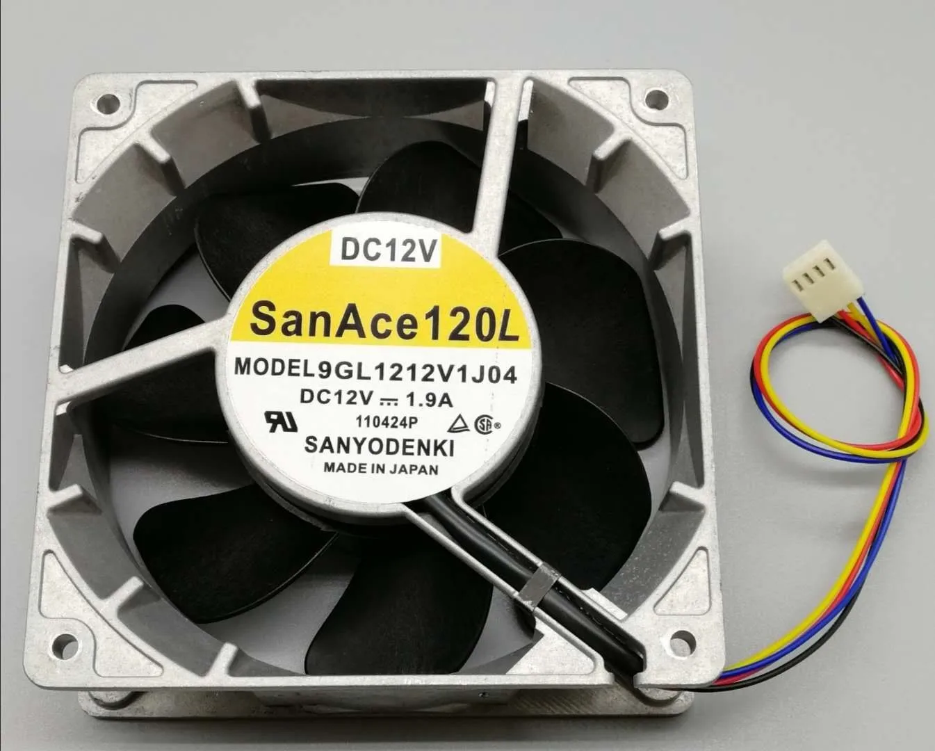 

SANYO DENKI 9GL1212V1J04 DC 12V 1.9A 120x120x38mm 4-Wire Server Cooling Fan