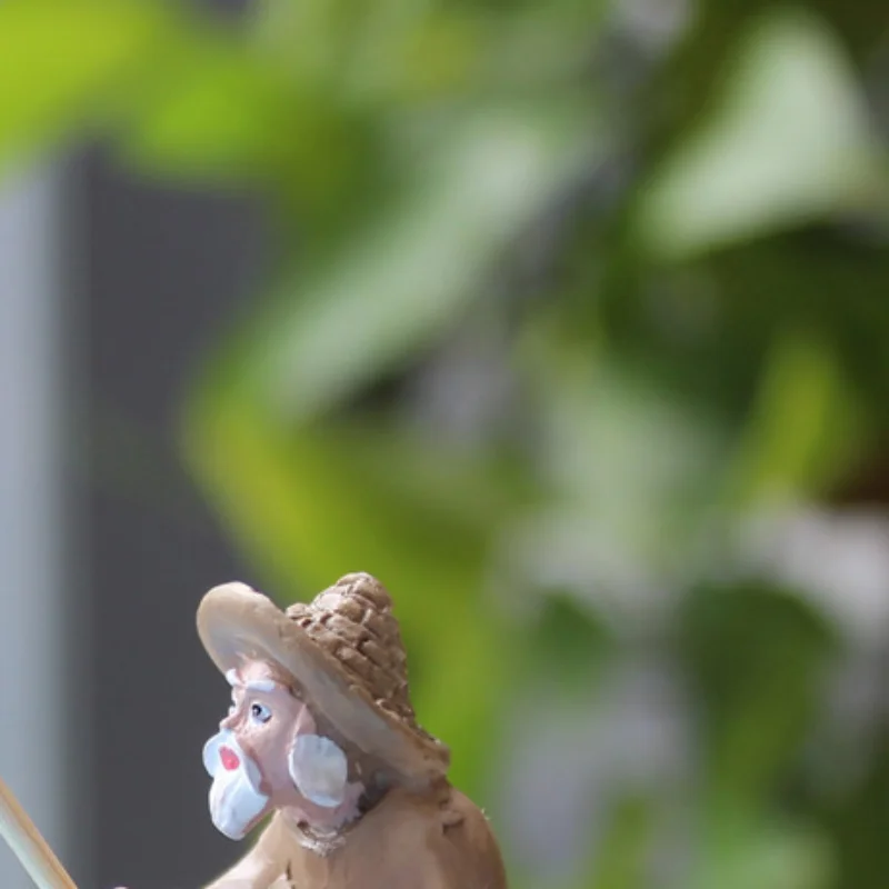 Hot Sale Fishing Old Man Resin Figure Statue Garden Ornament Micro-Landscape Garden Craft