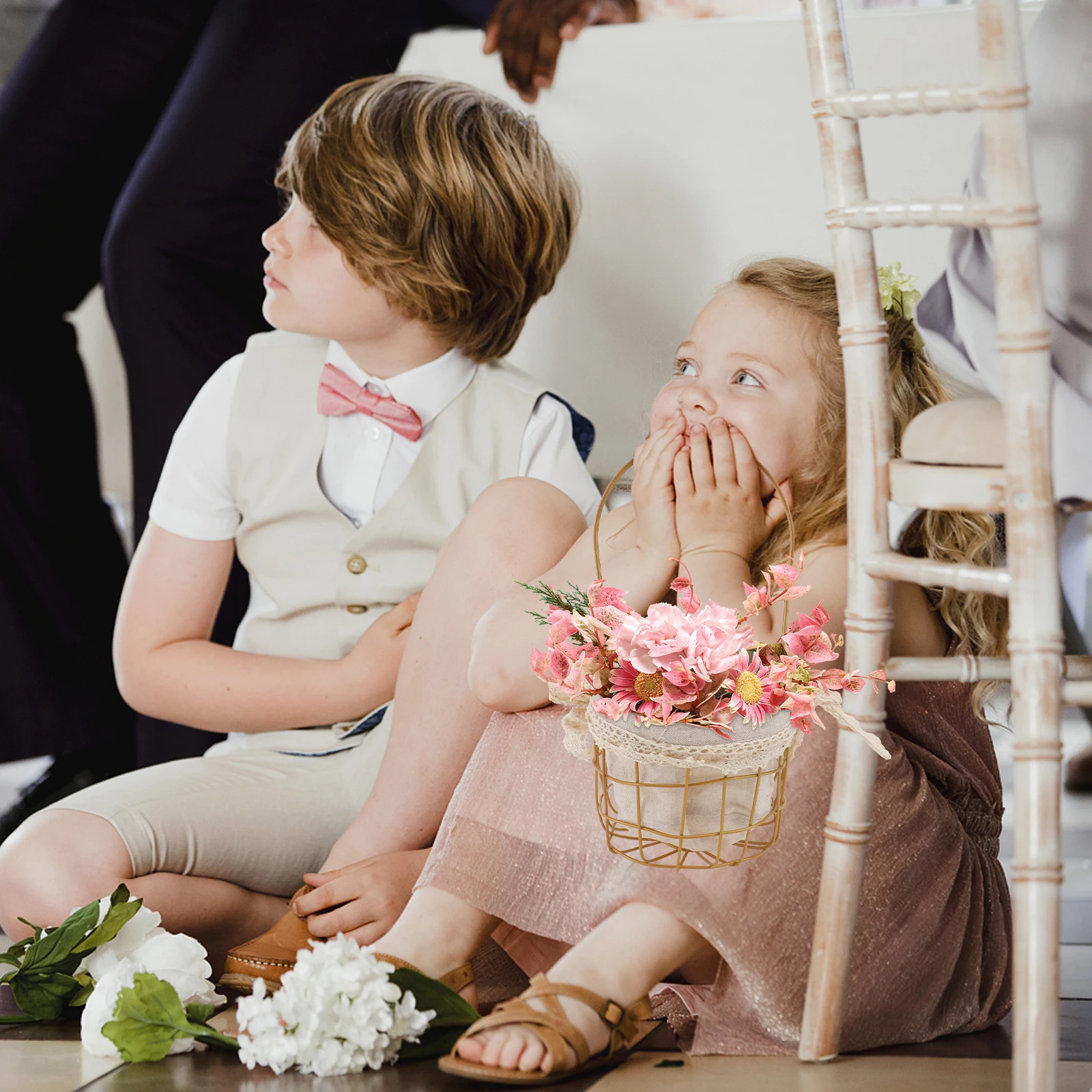 

Portable Flower Basket Petal Small Iron Decor for Girl Decorative Wedding Favor Baskets Floral