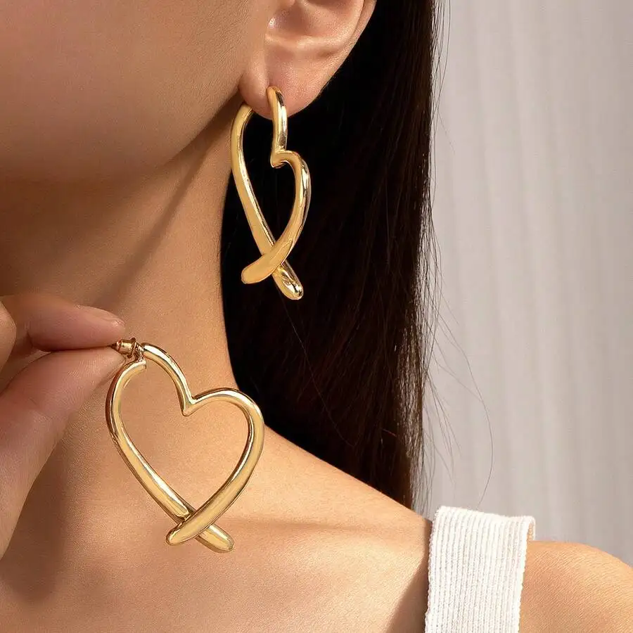 Fashionable Minimalist Personalized Heart Hoop Earrings