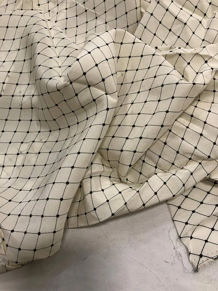 

Ткань из 100% тутового шелка 17 Momme Crepe Silk, 1 метр, белая клетчатая ткань с принтом, ширина 140 см, 55 дюймов по дворам CY079