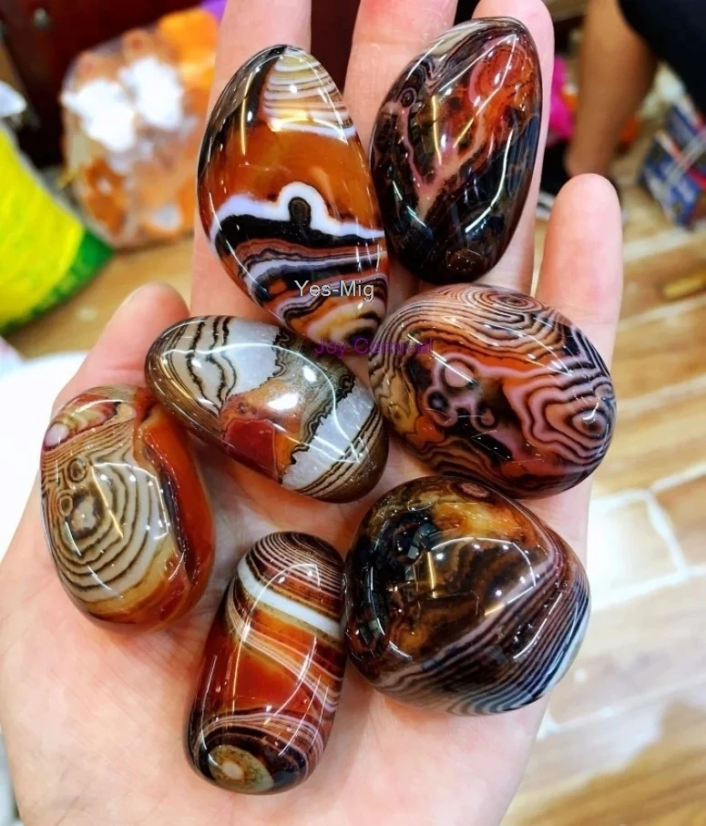 Natural Agate Stone Quartz Crystal Healing Mineral Specimen Geode - Irregular Shape Craft Decor Smooth Texture from Madagascar